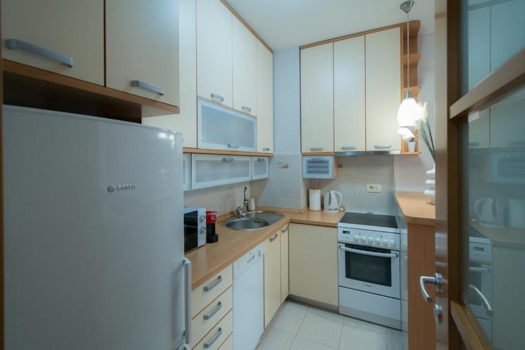 City Nest Apartment Подгорица Екстериор снимка